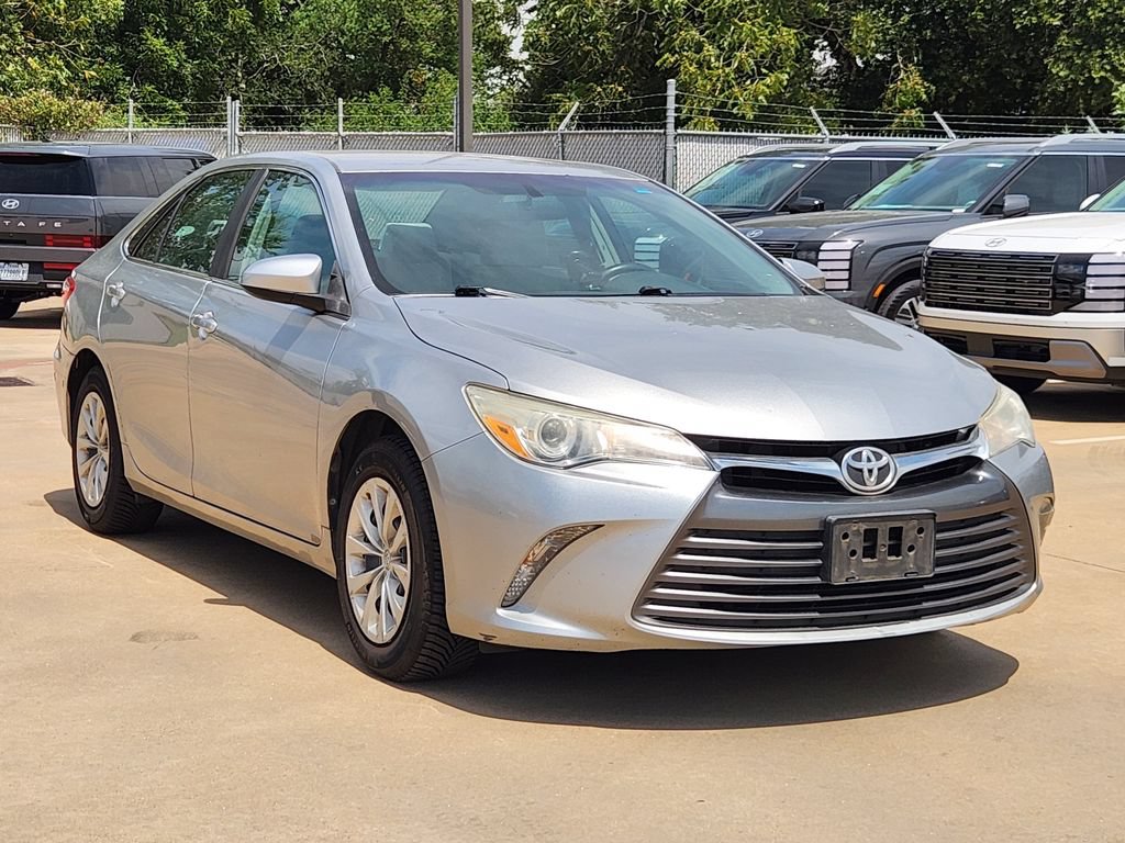 Used 2016 Toyota Camry LE FWD image 3