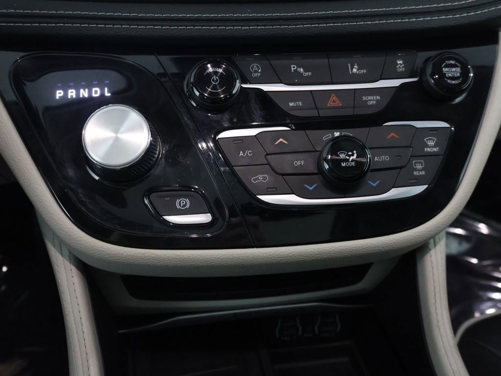 Used 2023 Chrysler Pacifica Limited image 50