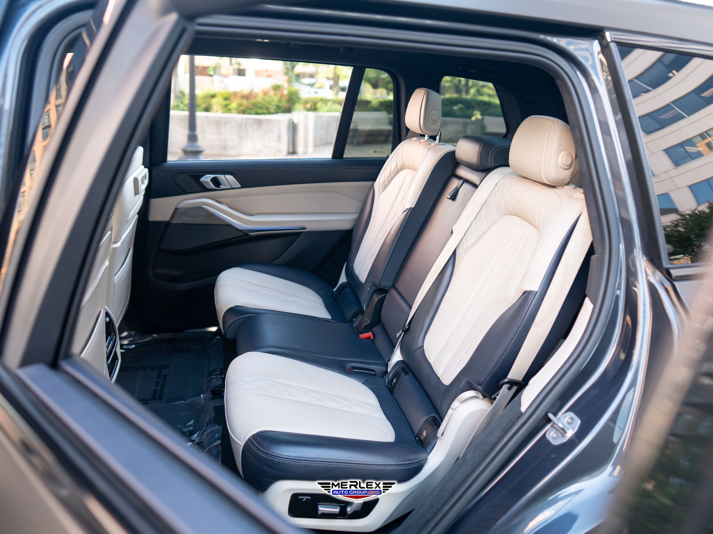 Used 2019 BMW X7 xDrive50i w/ Executive Package AWD/4WD image 21