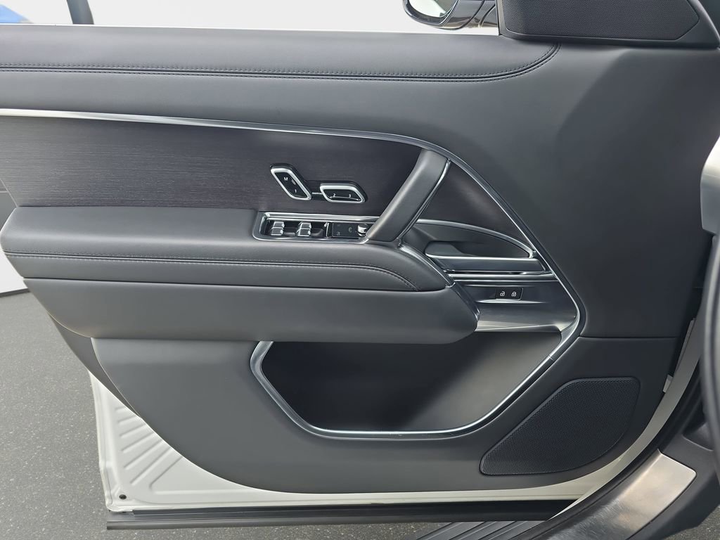Certified 2023 Land Rover Range Rover SE image 28