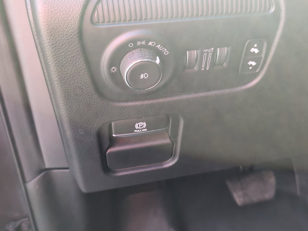 Used 2023 Jeep Wagoneer 4WD image 11