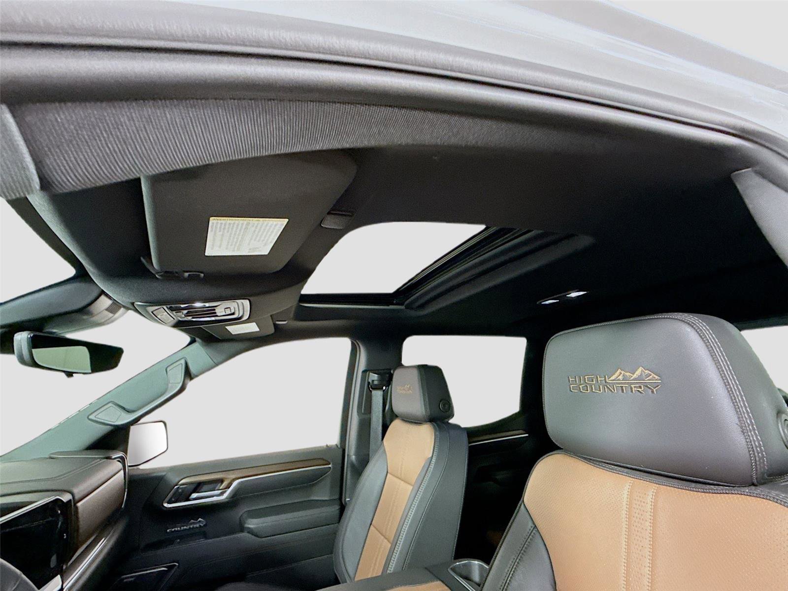 Used 2025 Chevrolet Silverado 1500 High Country w/ Technology Package image 17