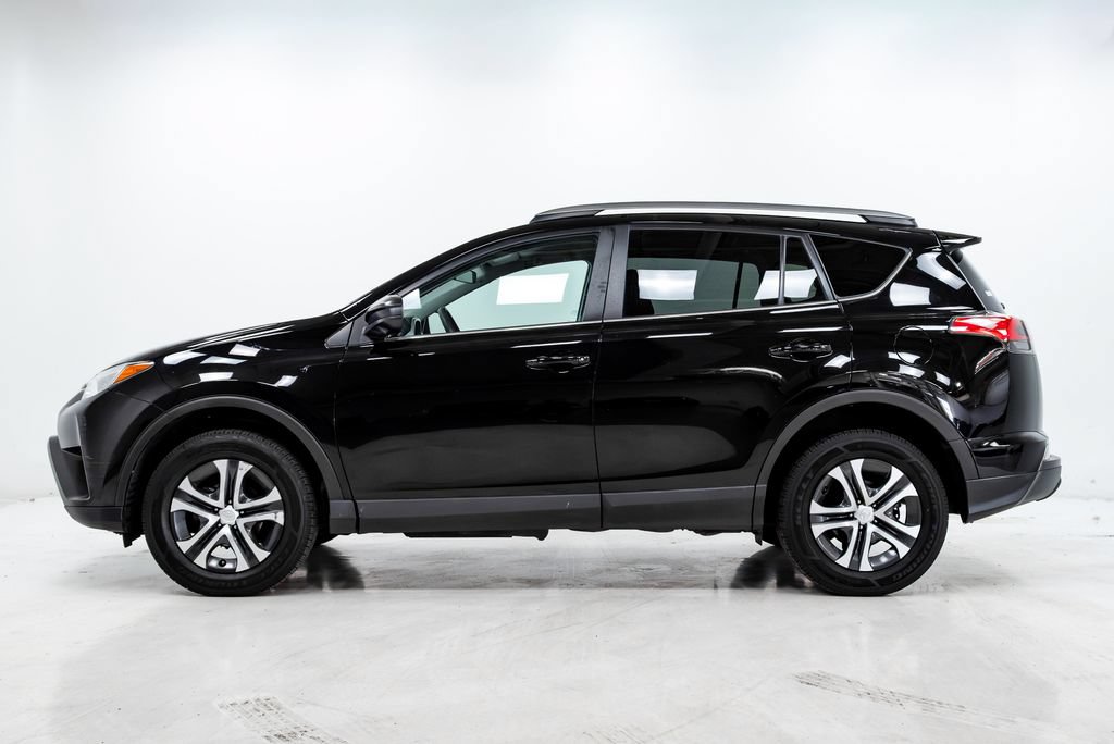 Used 2018 Toyota RAV4 LE w/ All Weather Liner Package AWD/4WD image 23