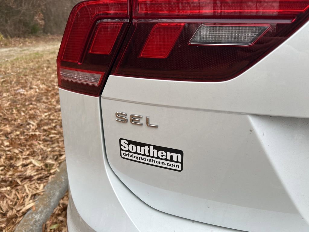 Used 2022 Volkswagen Tiguan SEL R-Line image 9