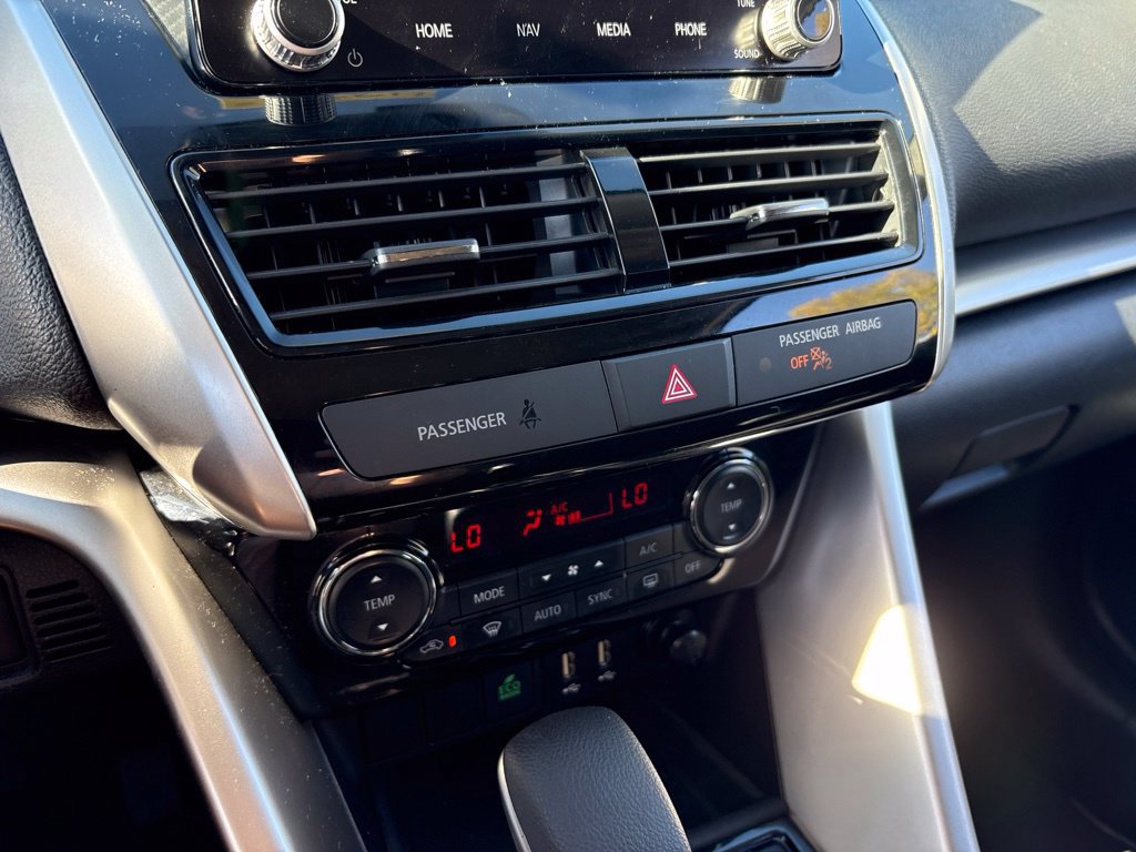 Used 2025 Mitsubishi Eclipse Cross AWD image 24