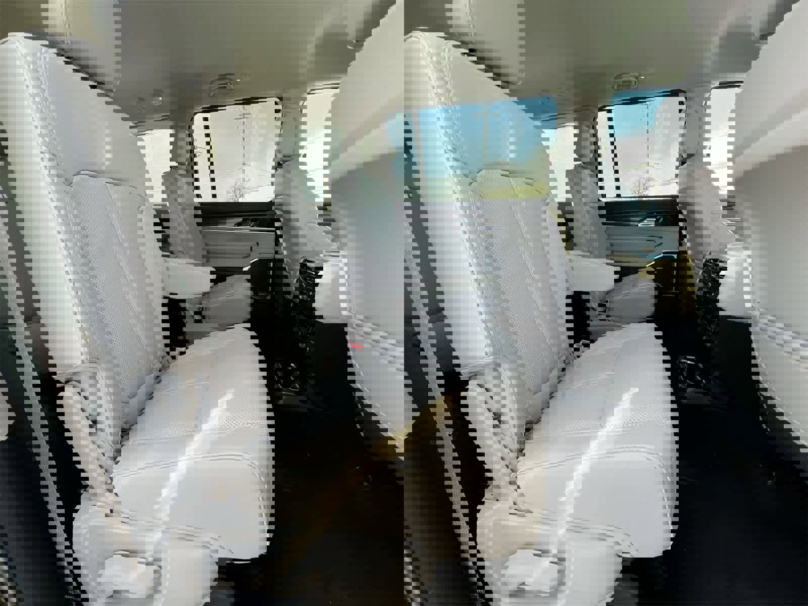 Used 2023 Jeep Wagoneer Series III w/ Preferred Equipment Group image 20