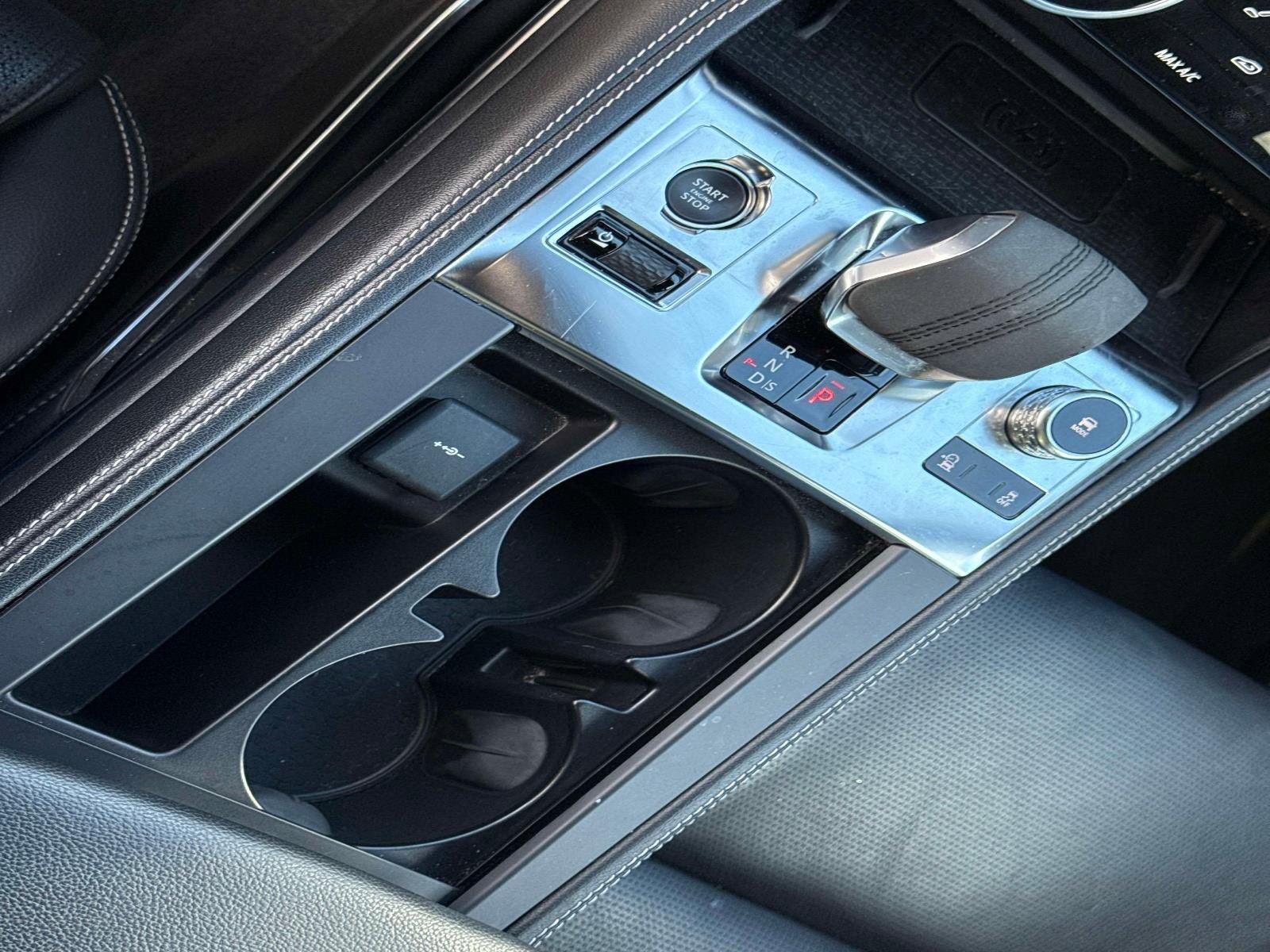 Used 2024 Jaguar F-PACE R-Dynamic S image 29