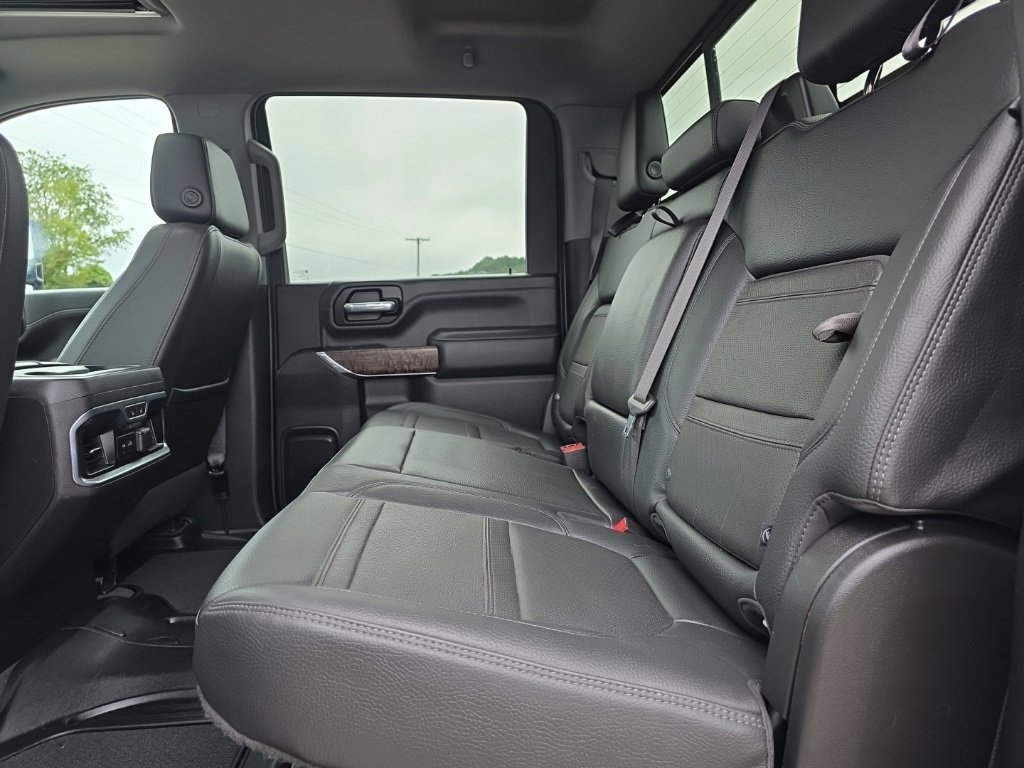 Used 2023 GMC Sierra 3500 Denali w/ Denali Ultimate Package image 17