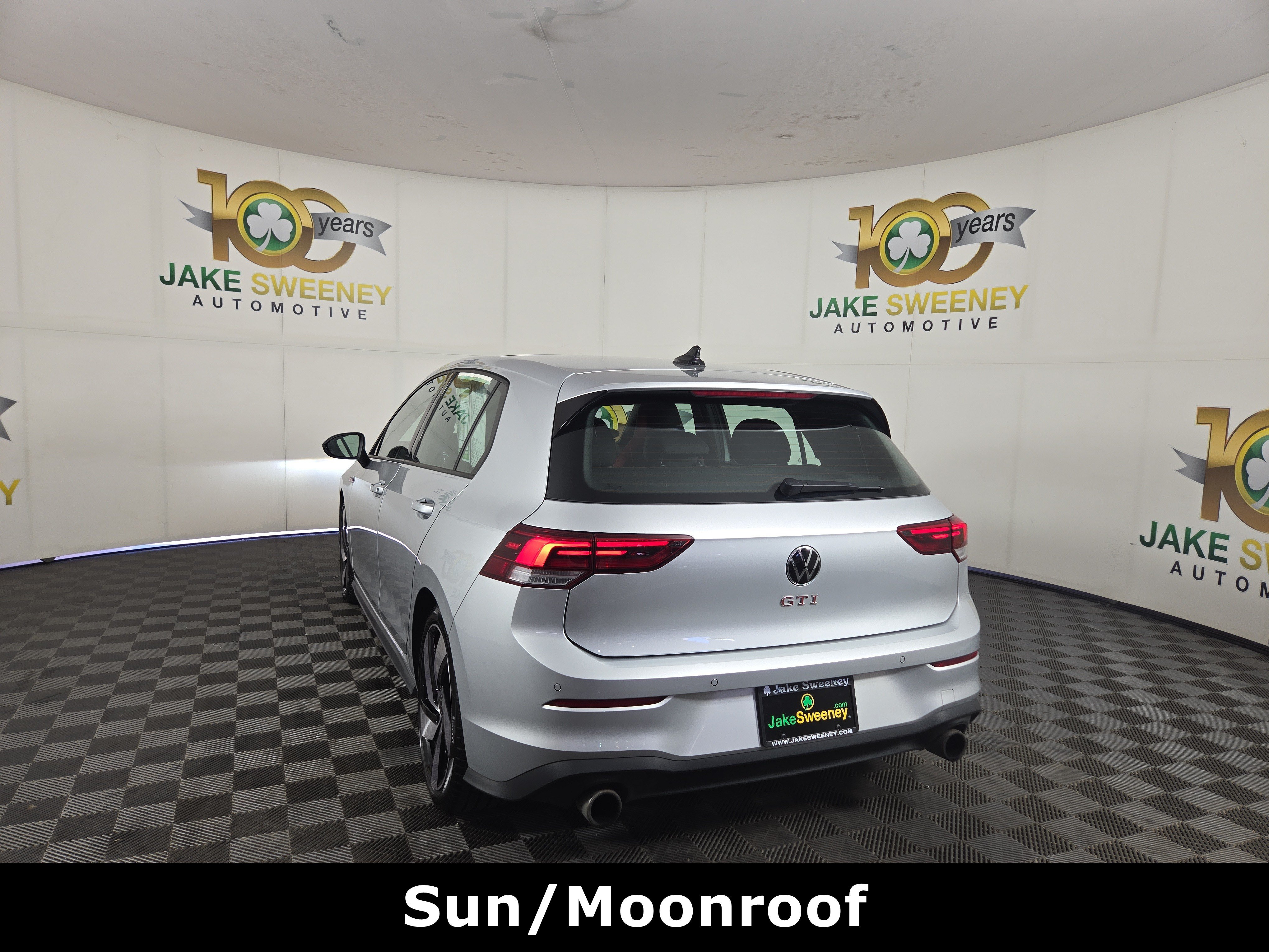 Used 2022 Volkswagen GTI SE FWD image 6