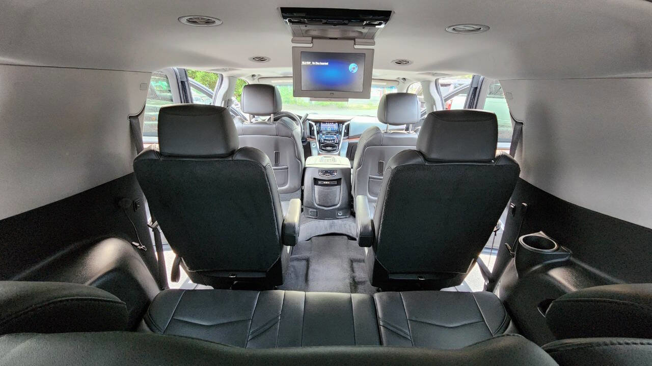 Used 2015 Cadillac Escalade ESV Luxury image 41