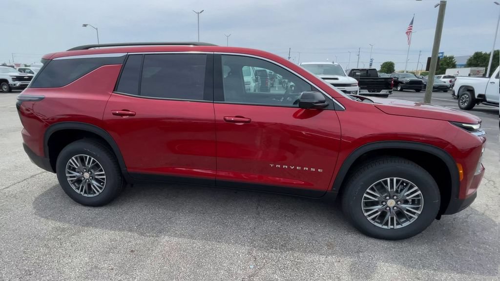 New 2026 Chevrolet Traverse LT w/ Driver Confidence Package FWD image 3