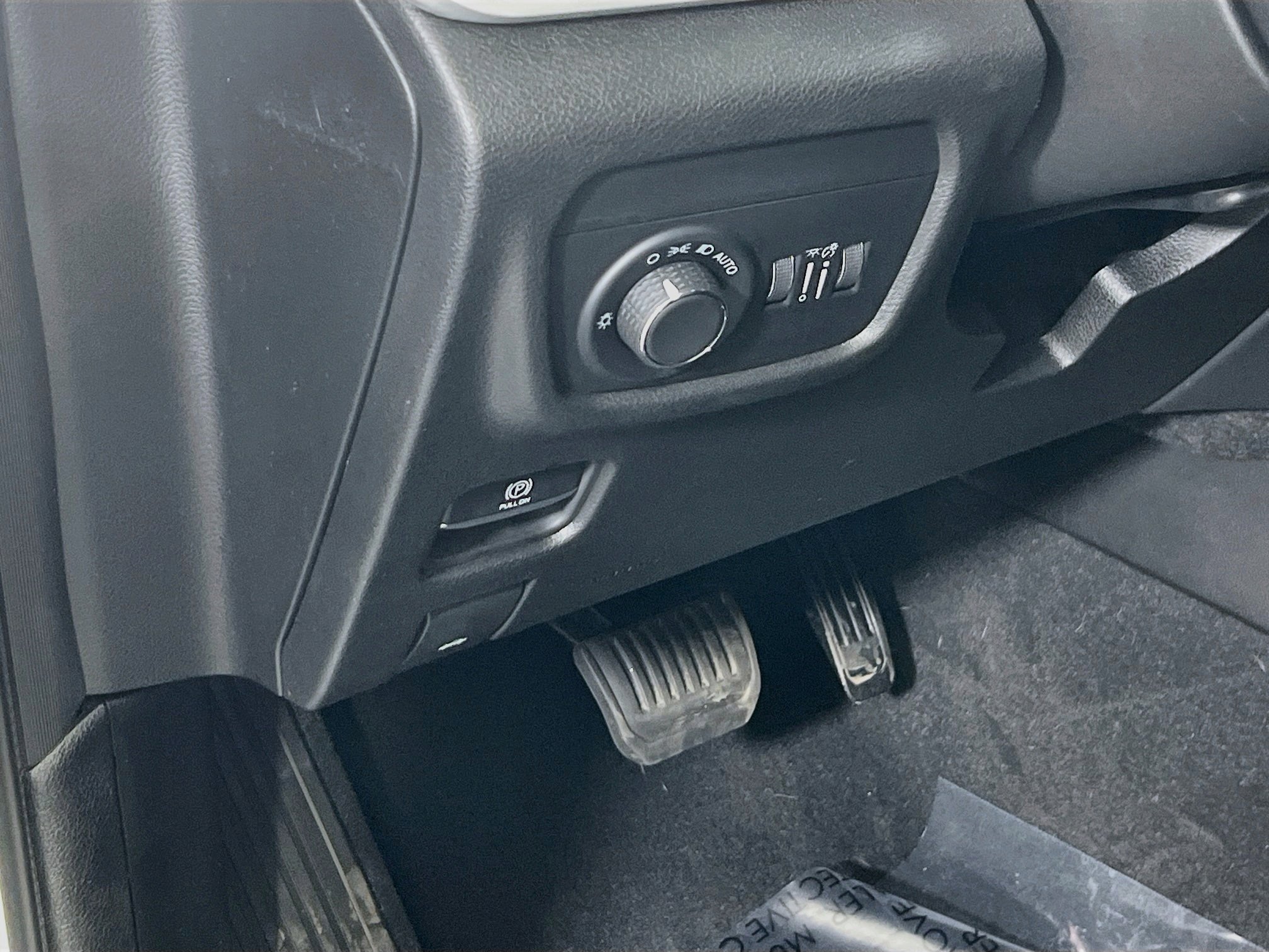 Used 2023 Jeep Grand Cherokee L Laredo w/ Luxury Tech Group I AWD/4WD image 10
