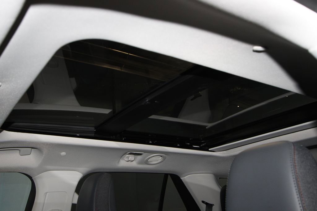 Used 2025 Ford Explorer Active w/ Active Comfort Package image 19