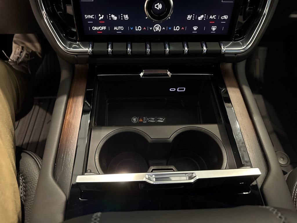 New 2026 GMC Yukon XL Denali w/ LPO, Floor Liner Package AWD/4WD image 28