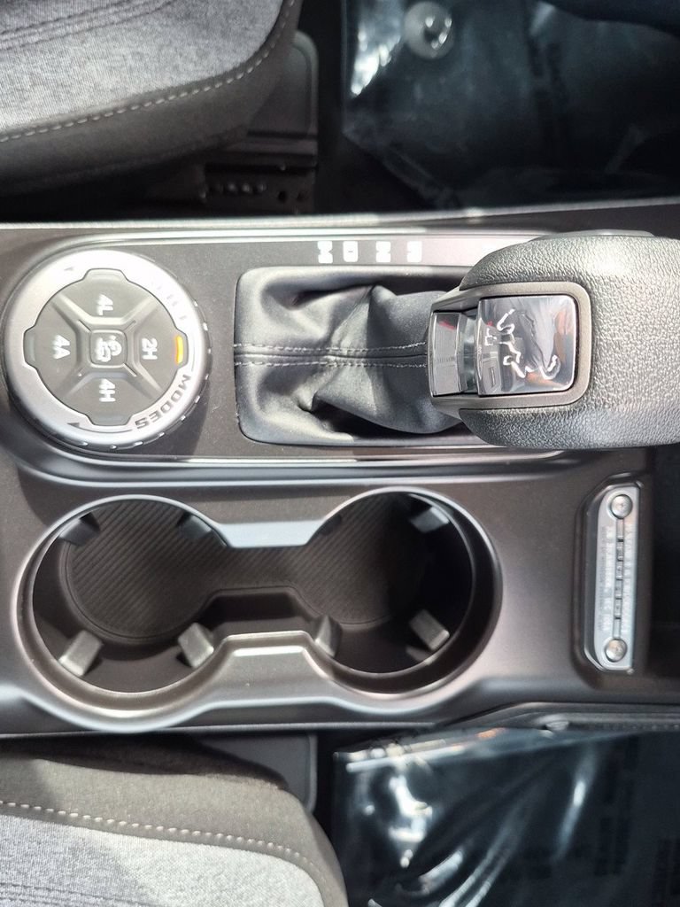 Used 2025 Ford Bronco 2-Door w/ Sasquatch Package AWD/4WD image 26