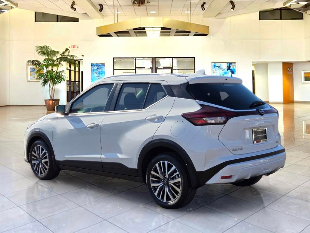 Used 2022 Nissan Kicks SV FWD image 7