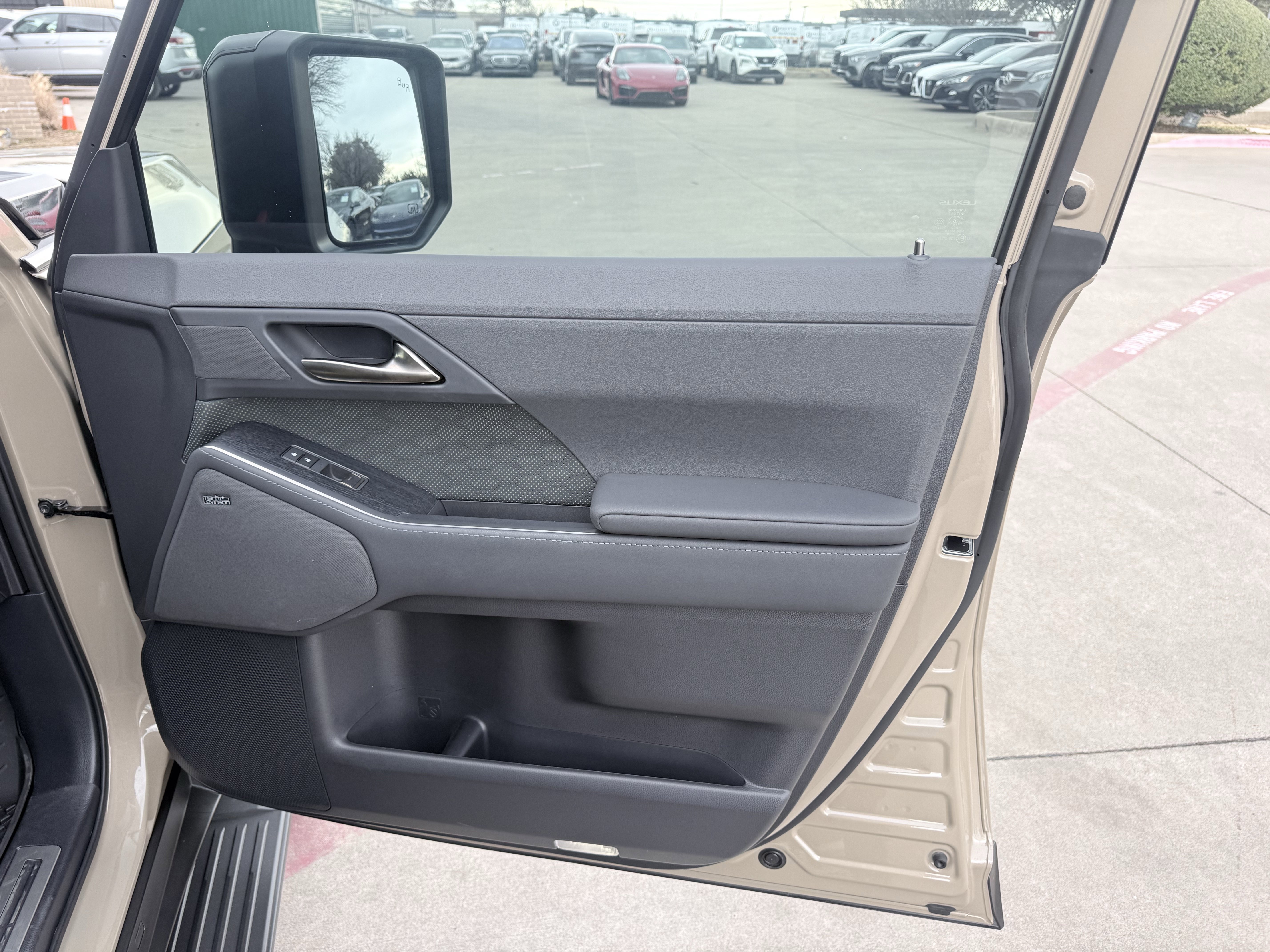 Used 2025 Lexus GX 550 image 54