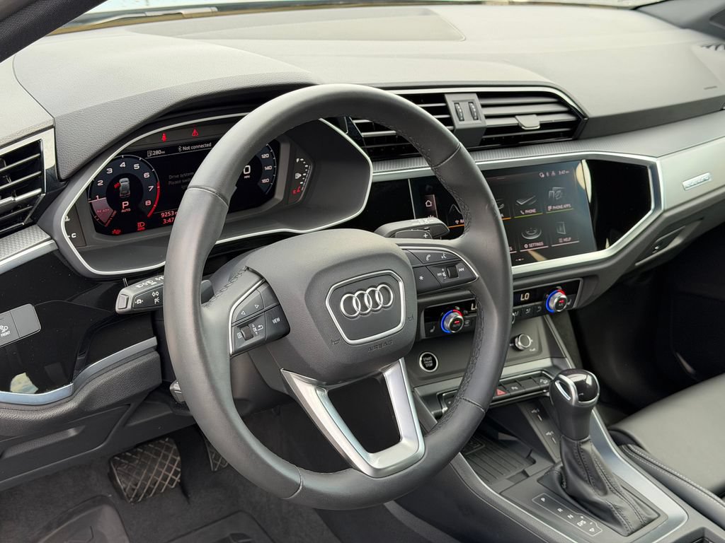 Certified 2025 Audi Q3 2.0T Premium w/ Convenience Package AWD/4WD image 24