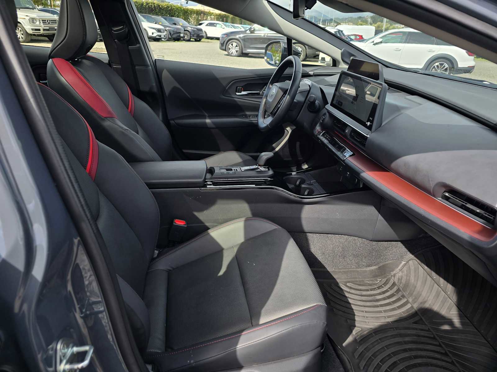 Used 2023 Toyota Prius Prime Premium image 11