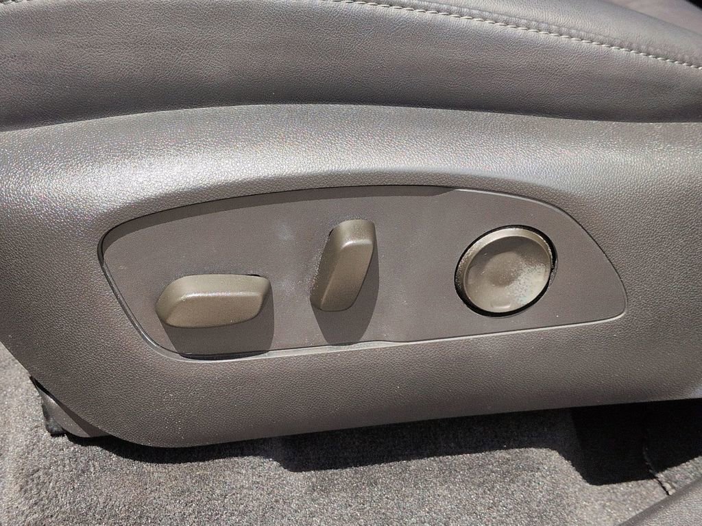 Used 2024 GMC Acadia Elevation image 16