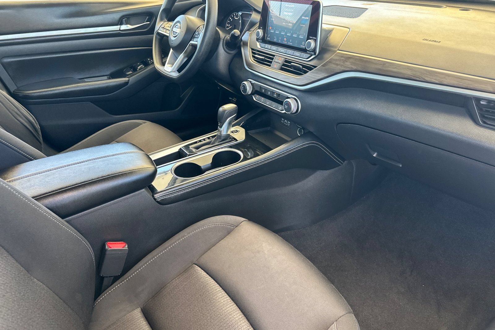 Used 2023 Nissan Altima 2.5 SV FWD image 15