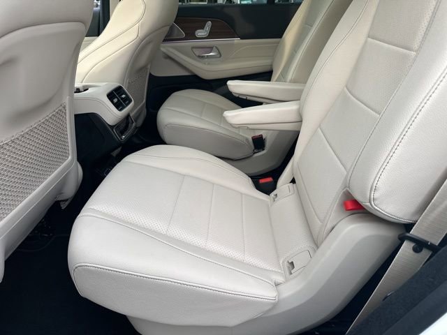 Used 2025 Mercedes-Benz GLS 450 4MATIC image 24