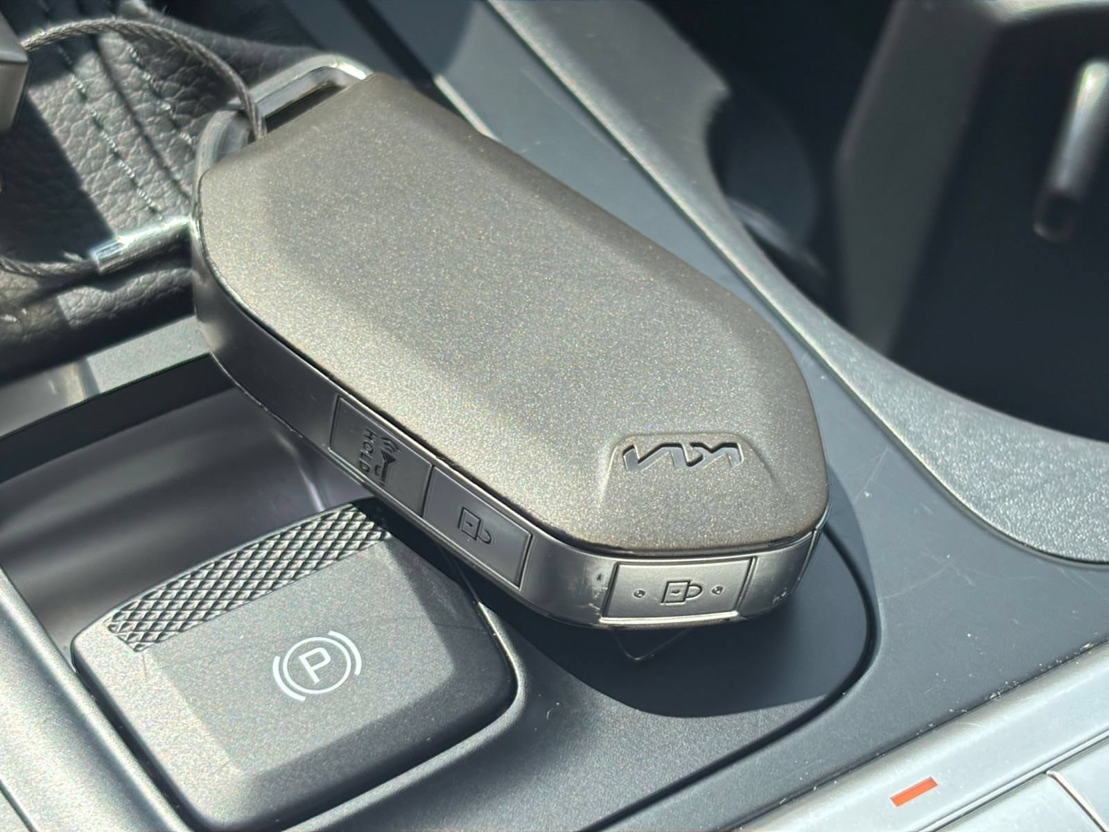 Used 2026 Kia Carnival FWD image 21
