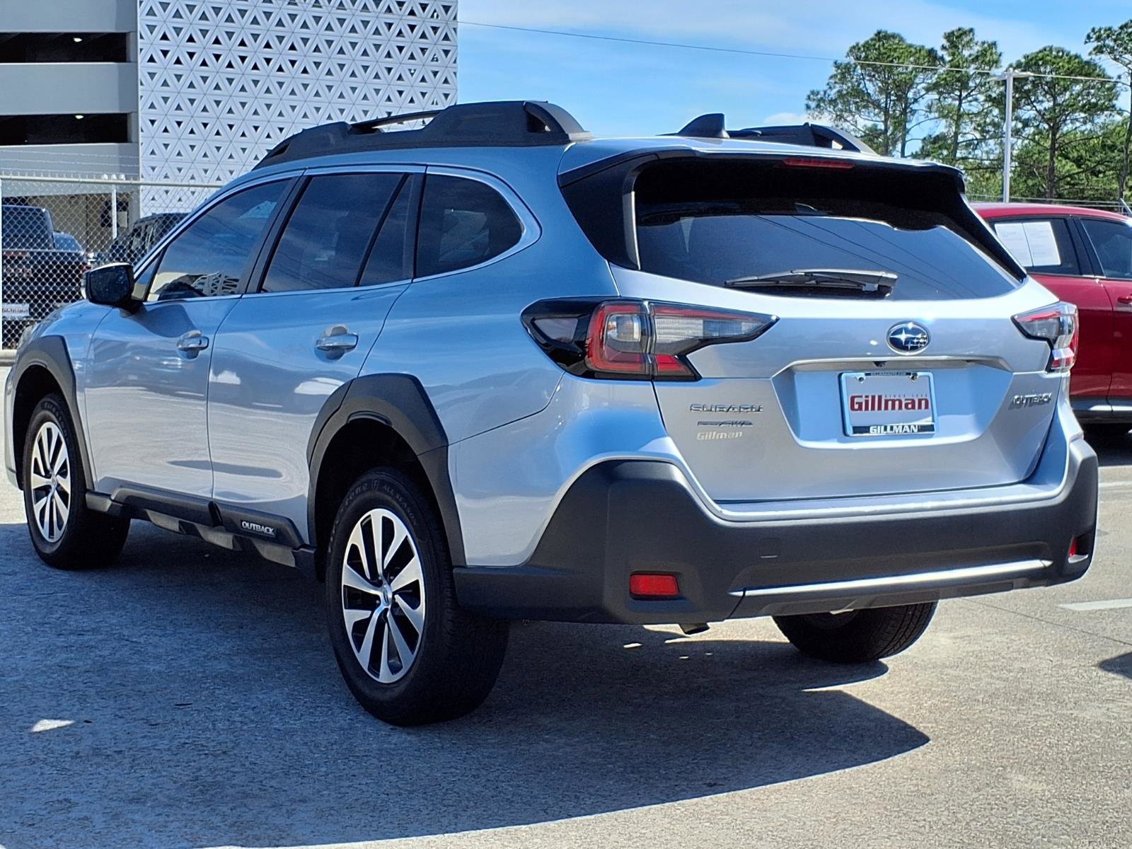 Used 2023 Subaru Outback Premium AWD/4WD image 3