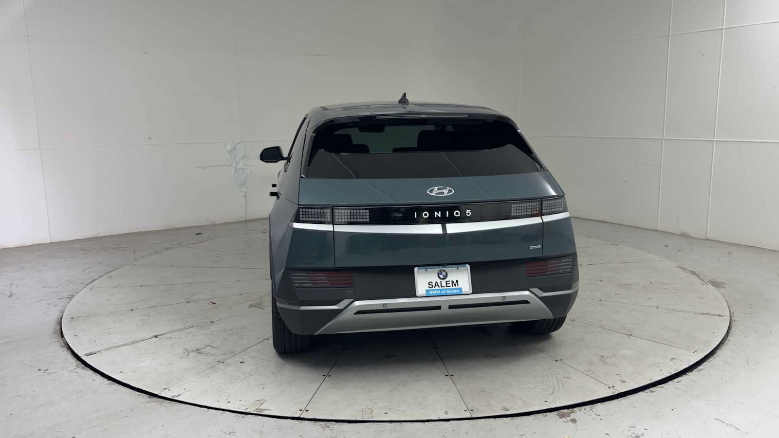 Used 2024 Hyundai Ioniq 5 SEL AWD/4WD image 3