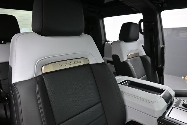 Used 2024 GMC Hummer EV 2X w/ LPO, Illumination Package AWD/4WD image 31