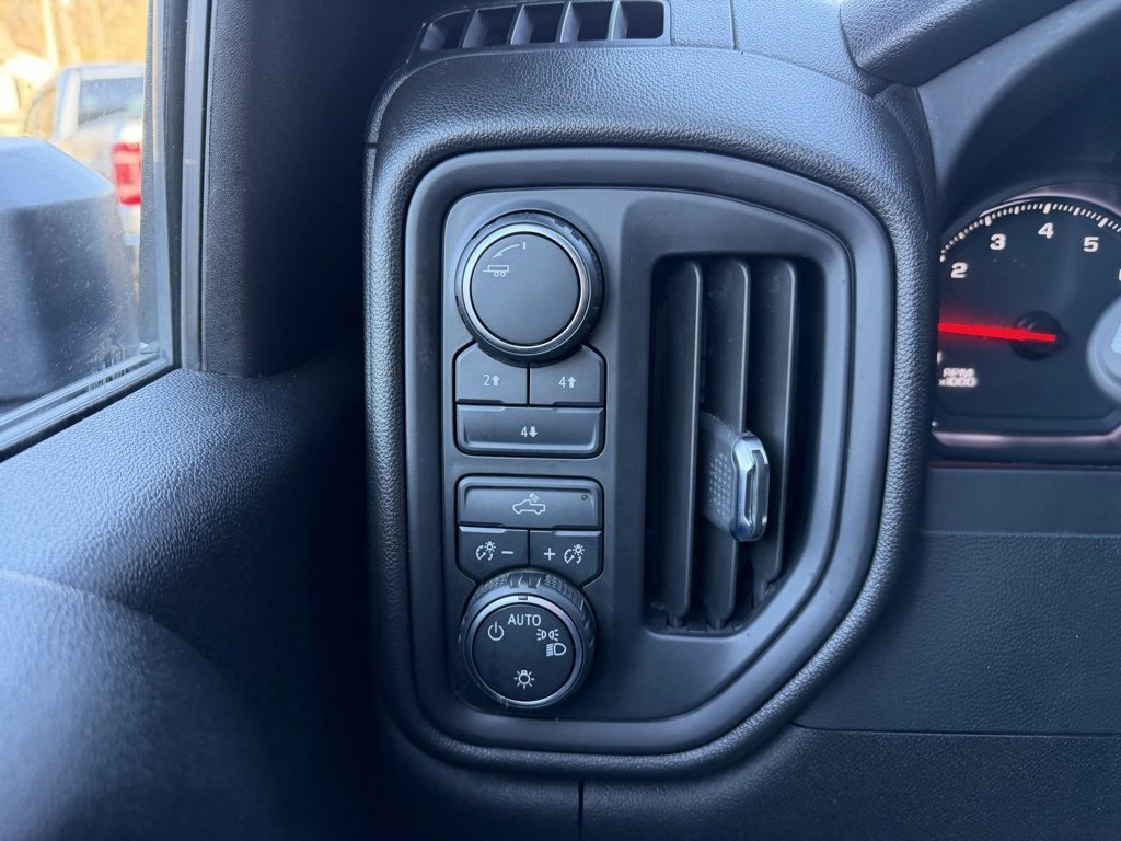 Used 2024 Chevrolet Silverado 2500 Custom image 27