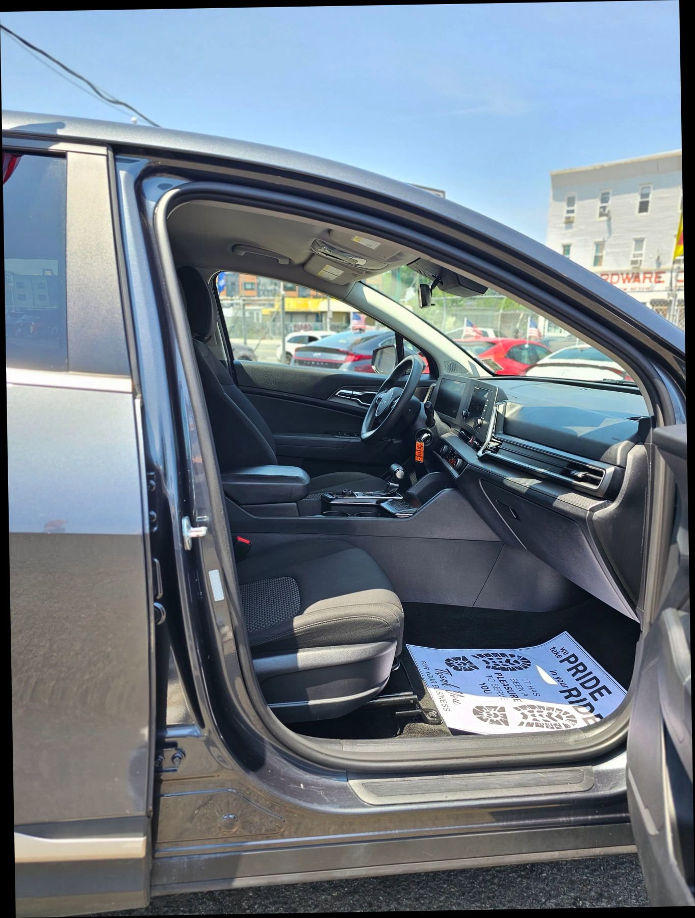 Used 2023 Kia Sportage LX image 8