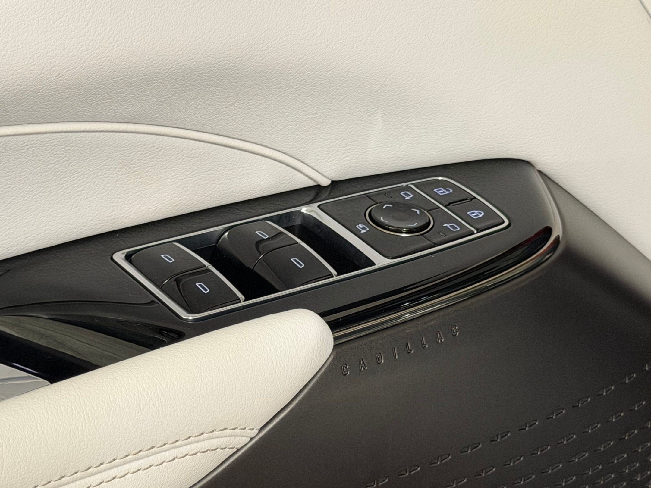 Certified 2024 Cadillac Lyriq Luxury RWD image 38