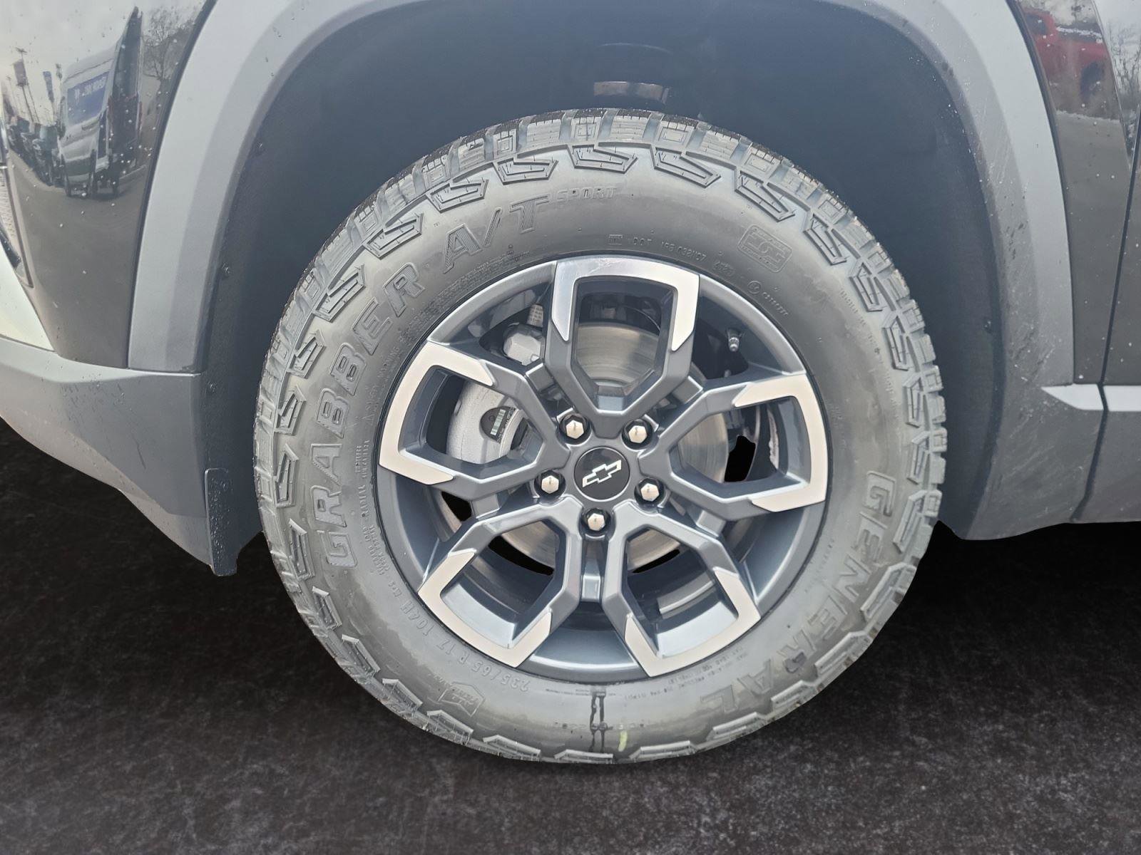 New 2026 Chevrolet Equinox ACTIV w/ Convenience Package III image 28