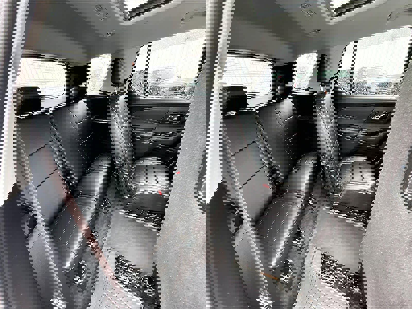 Used 2020 Chevrolet Traverse LT w/ LT Premium Package image 17