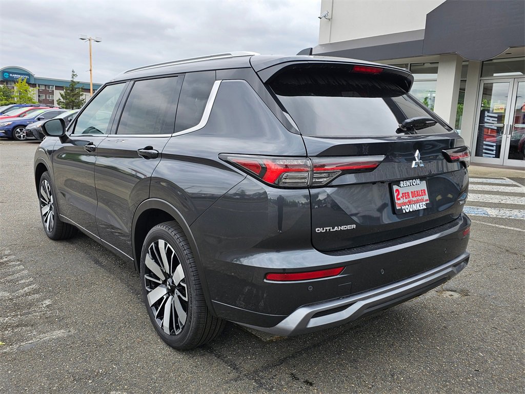 New 2025 Mitsubishi Outlander SEL image 4