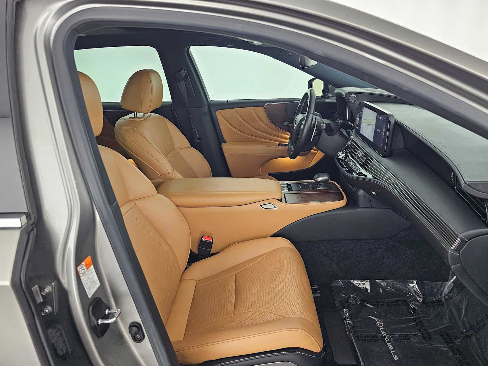 Certified 2021 Lexus LS 500 w/ Accessory Package (Z1) RWD image 10