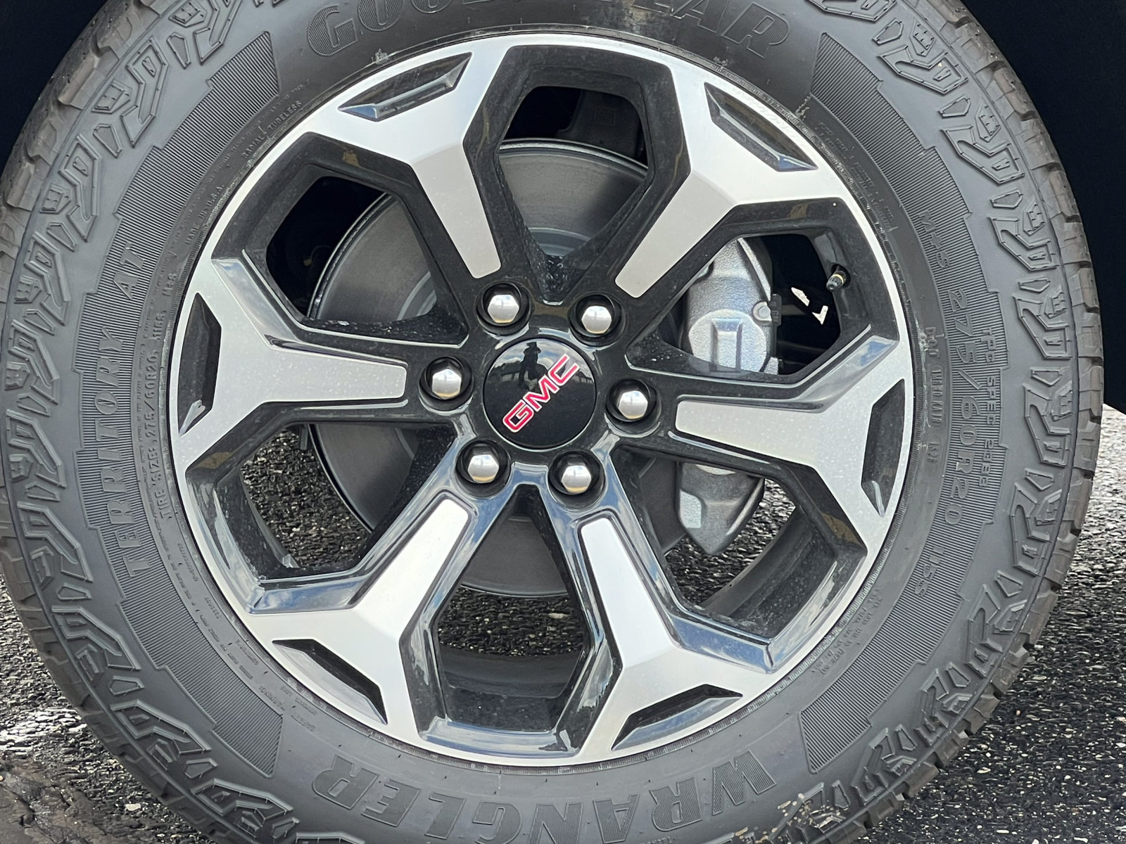 New 2026 GMC Yukon AT4 w/ AT4 Premium Plus Package AWD/4WD image 8