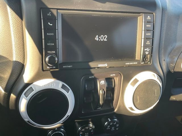 Used 2015 Jeep Wrangler Unlimited Sahara image 19