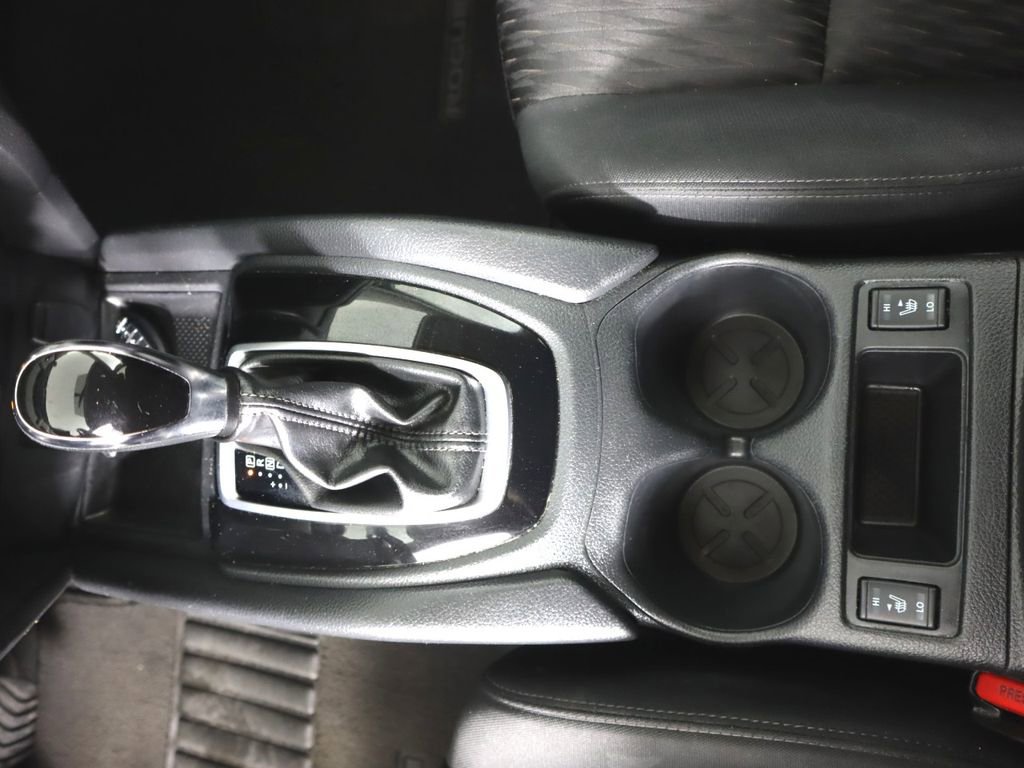 Used 2018 Nissan Rogue SV AWD/4WD image 11