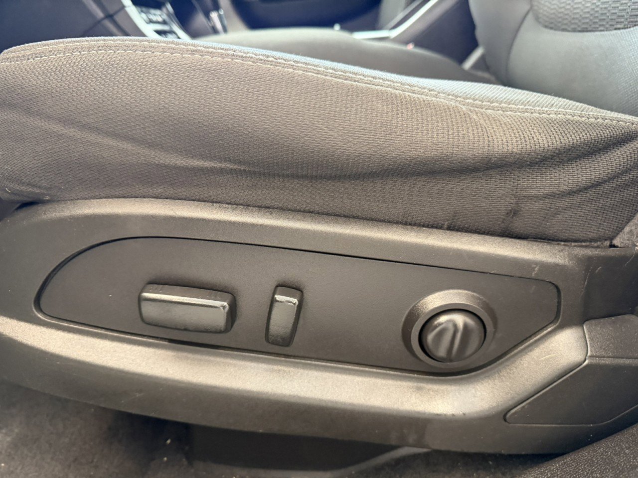 Used 2015 Chevrolet Traverse LT image 24