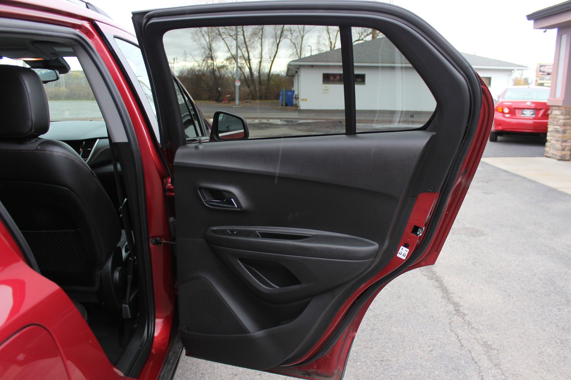 Used 2019 Chevrolet Trax LT w/ LT Convenience Package image 36