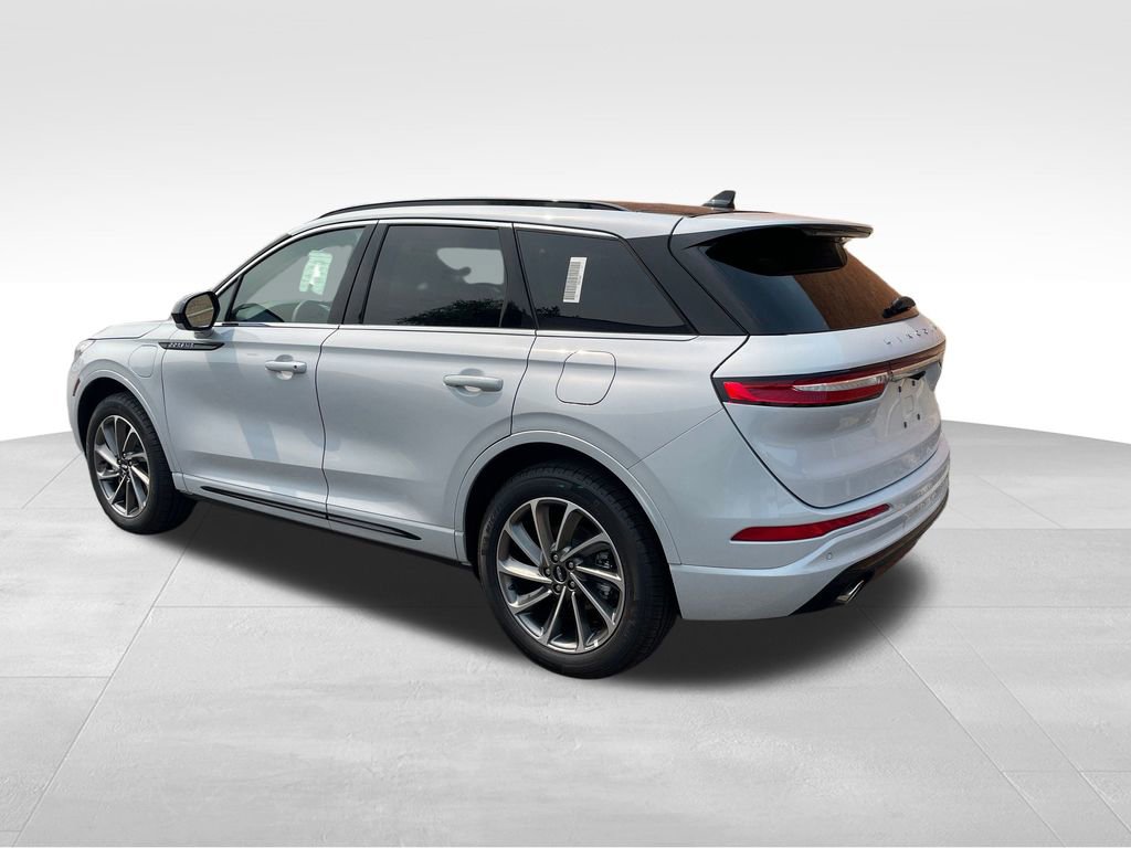 New 2025 Lincoln Corsair Grand Touring image 3