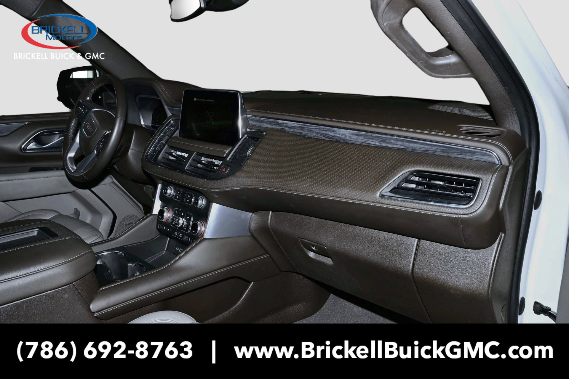 Used 2023 GMC Yukon XL SLT AWD/4WD image 16