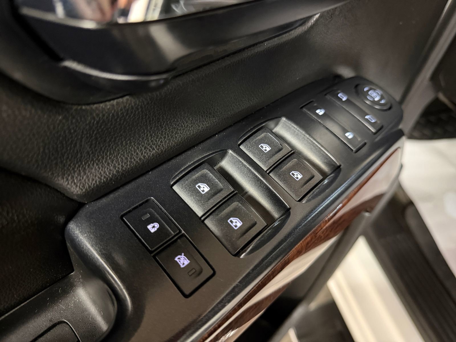 Used 2014 GMC Sierra 1500 SLE w/ SLE Value Package AWD/4WD image 39