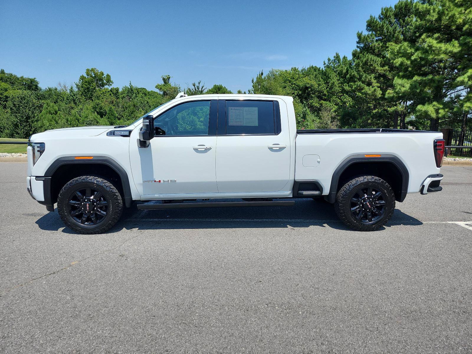 Used 2026 GMC Sierra 2500 AT4 w/ AT4 Premium Plus Package AWD/4WD image 2