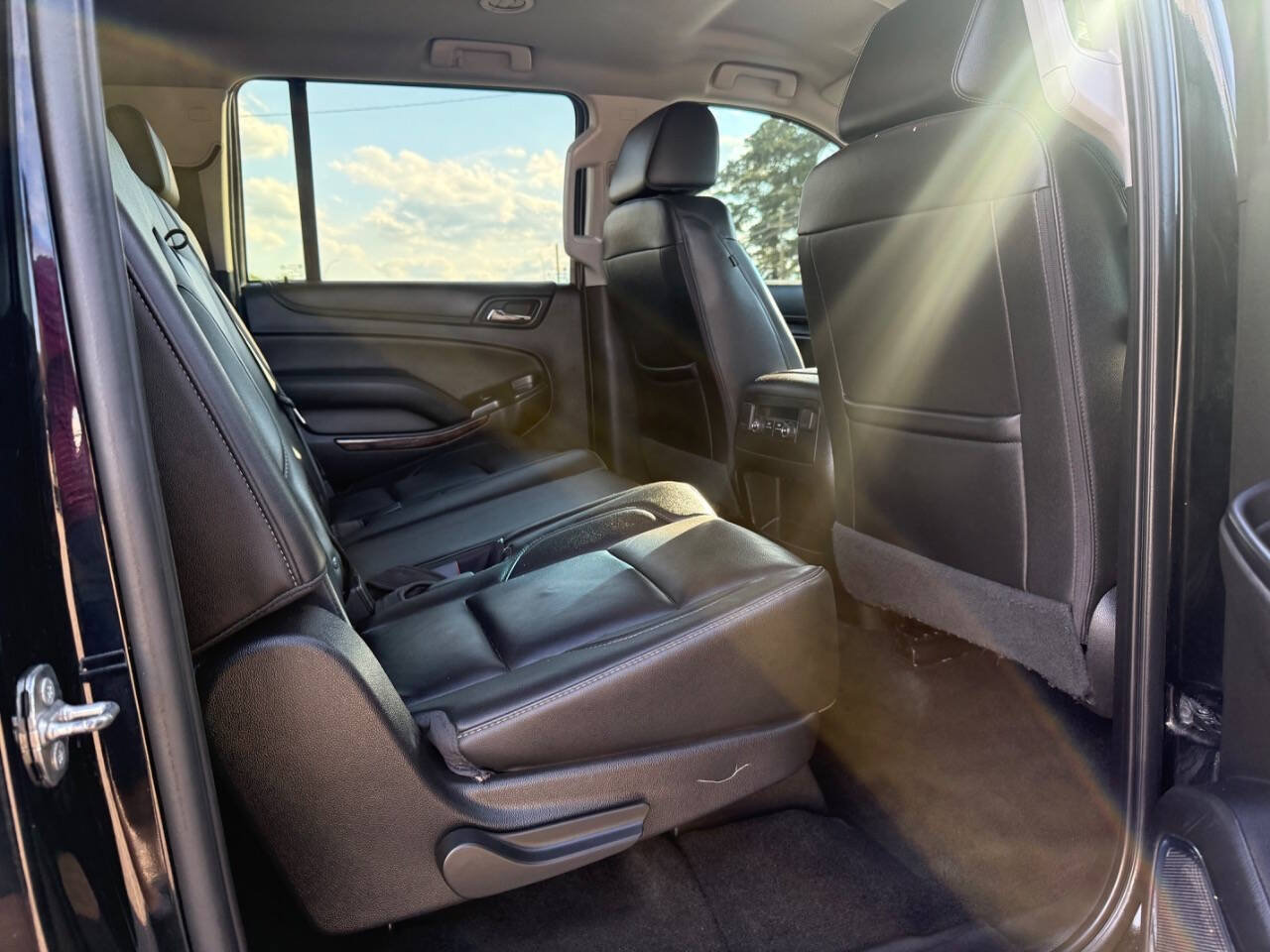Used 2018 Chevrolet Suburban LT AWD/4WD image 30