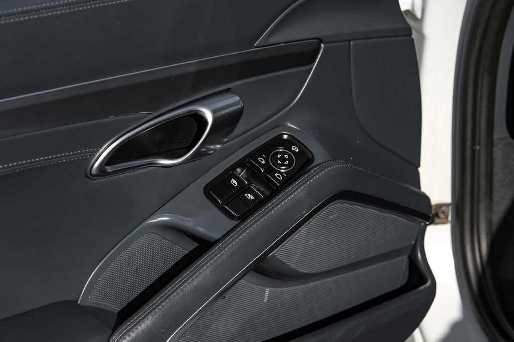 Used 2021 Porsche 718 Cayman RWD image 37