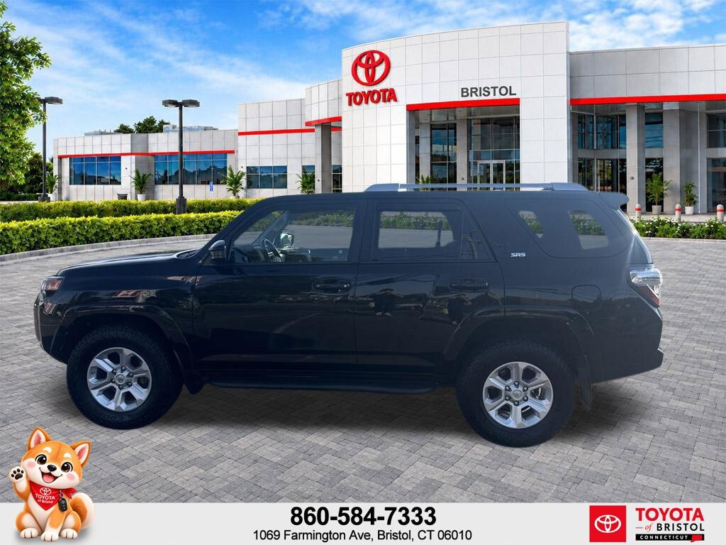 Used 2017 Toyota 4Runner SR5 AWD/4WD image 4