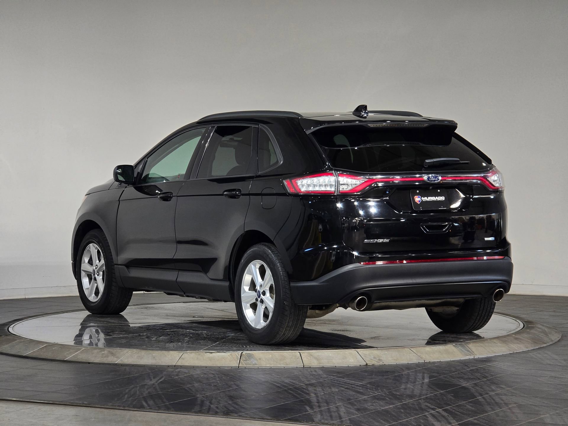 Used 2017 Ford Edge SE image 7